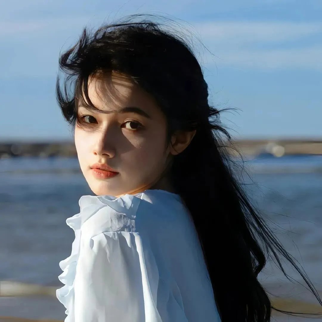 佛前灯下不见君